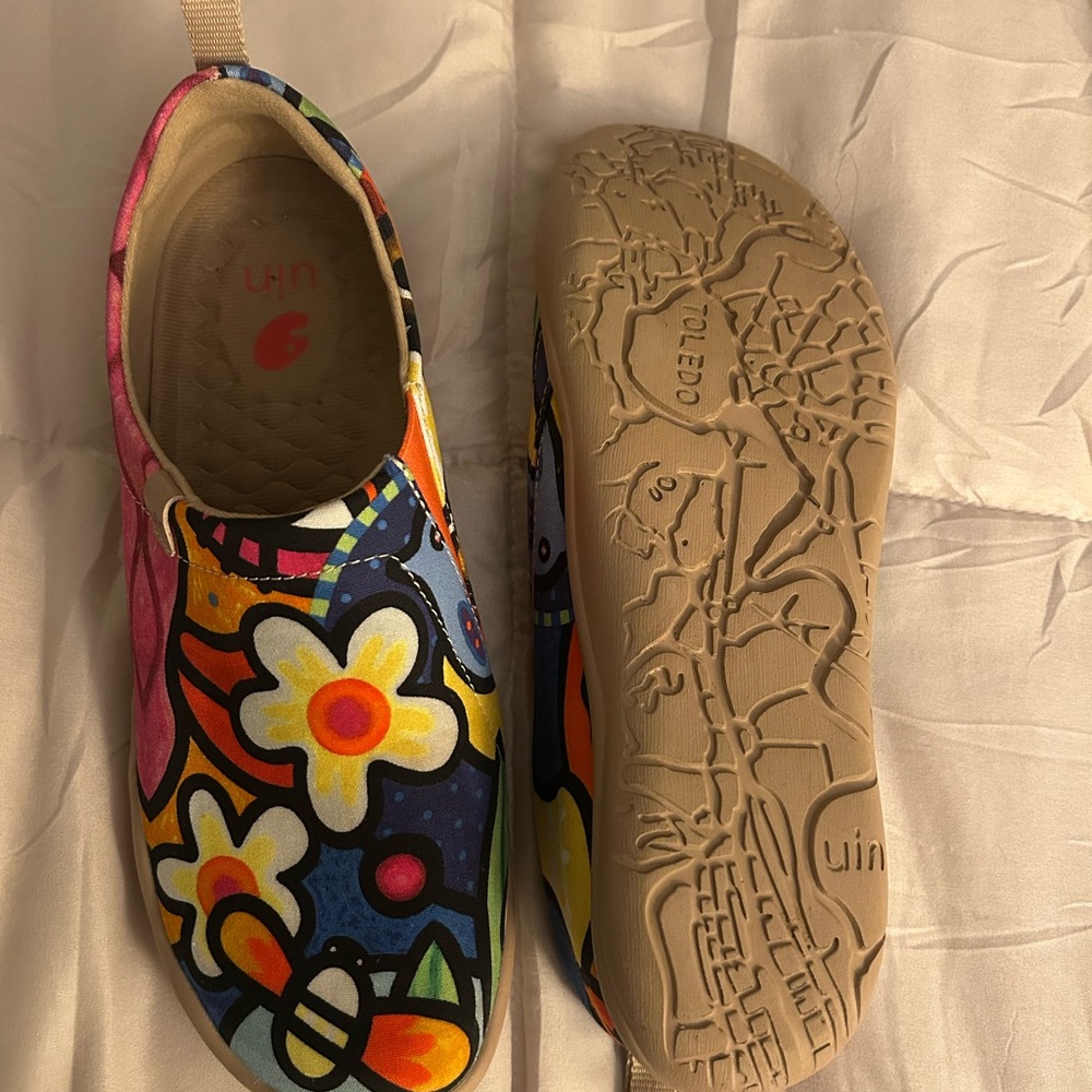 UIN Artistic Multicolor Slip-Ons - image 4